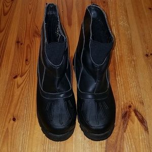 Mens size 8 Champion snow boots waterproof